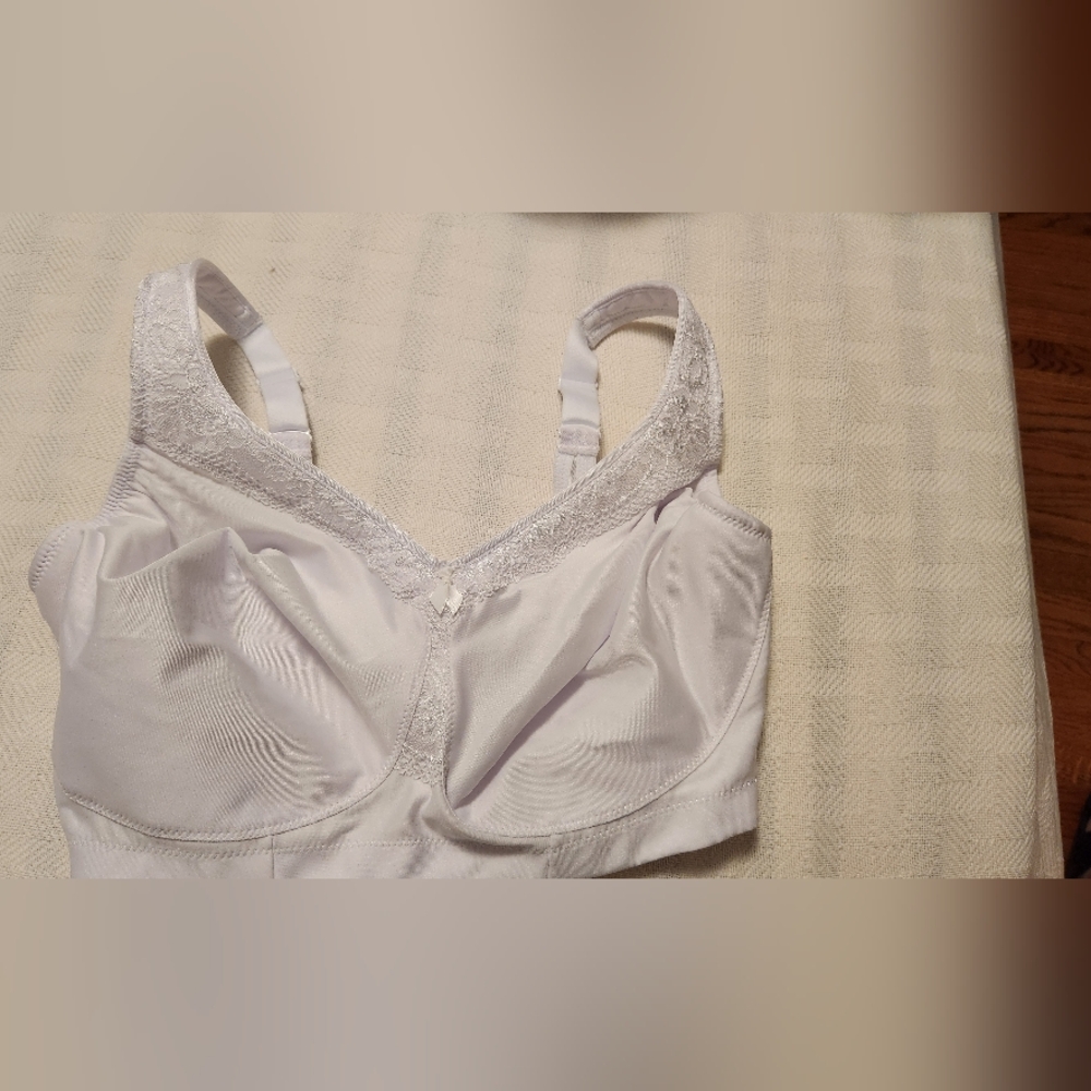 Glamorise MagicLift Seamless Everyday Wireless Bra 1007 - Picture 3 of 12
